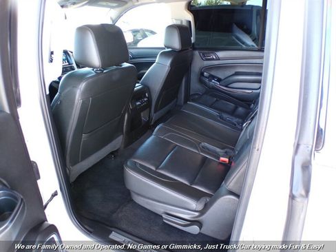 Used 2018 Chevrolet Suburban LT image 17