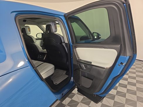 Used 2022 Rivian R1T Adventure AWD/4WD image 19
