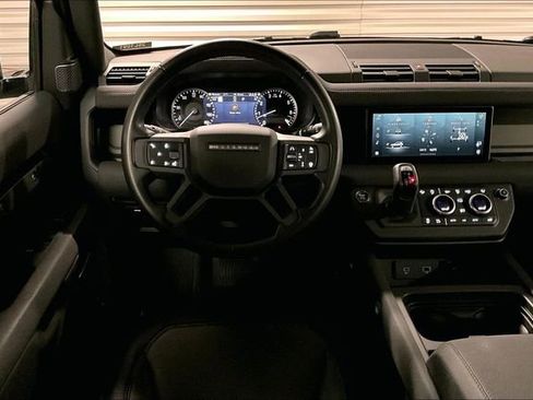 Certified 2023 Land Rover Defender 110 X-Dynamic SE image 4