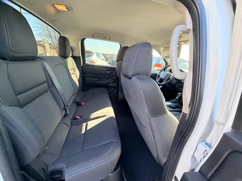 Used 2023 Nissan Frontier SV image 22