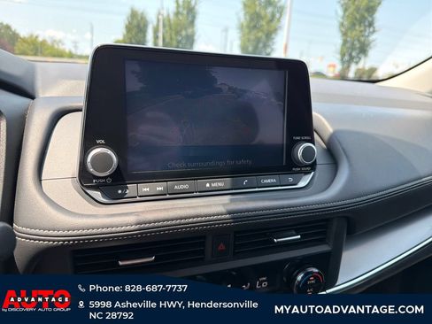 Used 2025 Nissan Rogue SV AWD/4WD image 14
