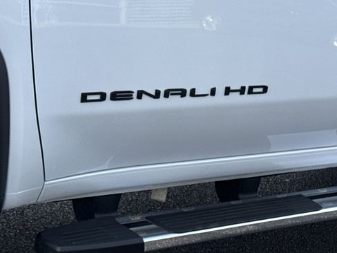 New 2026 GMC Sierra 2500 Denali w/ Denali Reserve Package AWD/4WD image 14