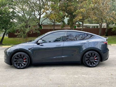Used 2024 Tesla Model Y Performance image 4