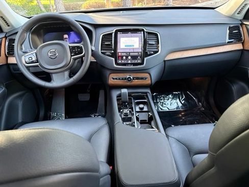 Used 2024 Volvo XC90 T8 Plus w/ Protection Package Premier AWD/4WD image 12