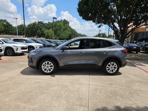 Used 2025 Ford Escape Active AWD/4WD image 2