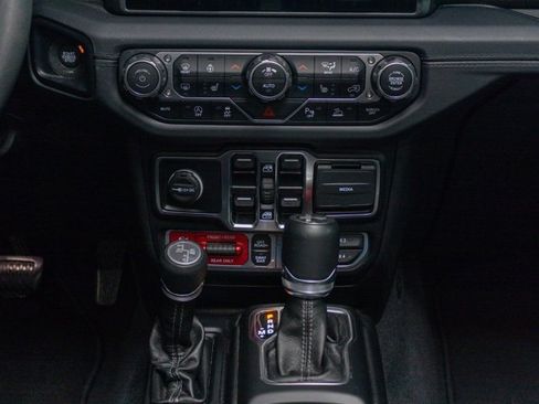 Certified 2024 Jeep Wrangler Unlimited Rubicon image 18