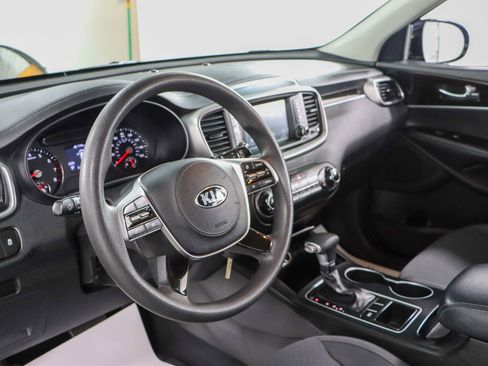 Used 2020 Kia Sorento LX FWD image 22