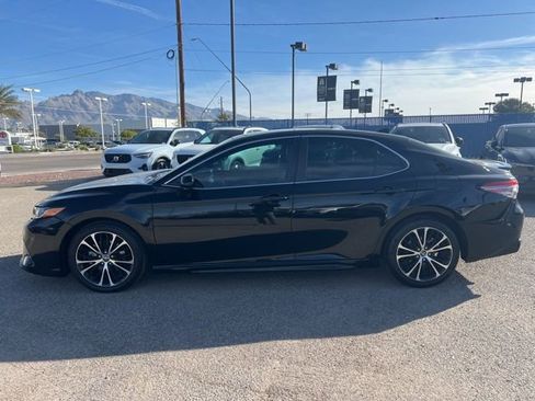 Used 2019 Toyota Camry SE w/ Carpet Mat Package image 6