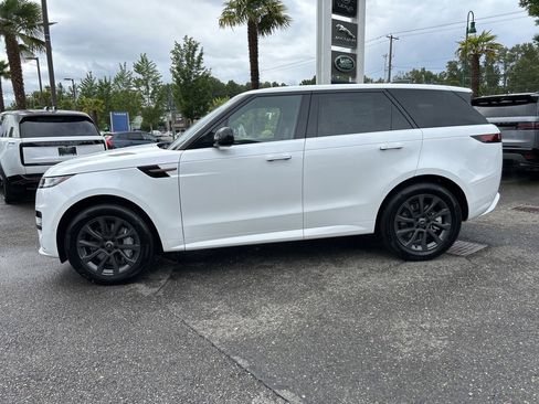 New 2025 Land Rover Range Rover Sport Dynamic SE image 2