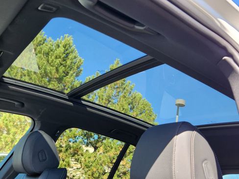 New 2026 BMW X5 xDrive50e image 19