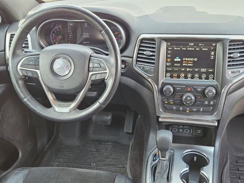 Used 2018 Jeep Grand Cherokee Altitude image 27