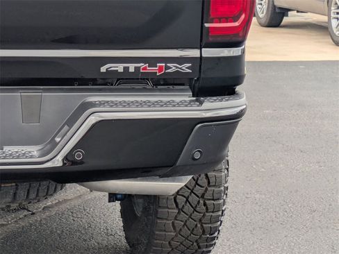 New 2025 GMC Canyon AT4 w/ AT4X Package image 24