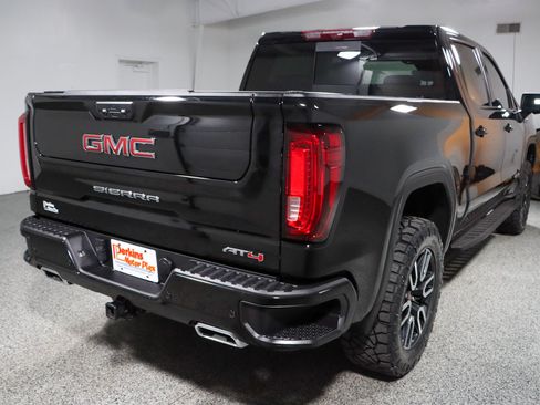 Used 2024 GMC Sierra 1500 AT4 w/ Technology Package AWD/4WD image 8
