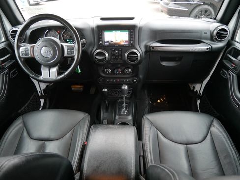 Used 2018 Jeep Wrangler Unlimited Sahara image 10