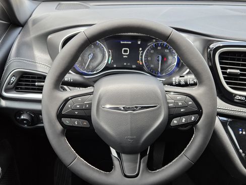 New 2026 Chrysler Pacifica Select w/ S Appearance Package FWD image 14