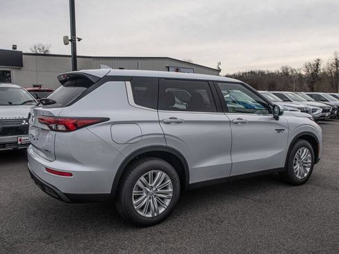 New 2025 Mitsubishi Outlander ES AWD/4WD image 9