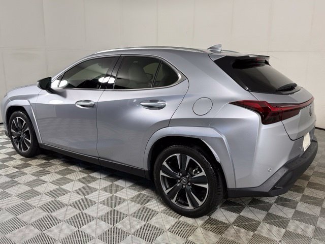 Used 2025 Lexus UX 300h FWD w/ Accessory Package (Z2) image 4