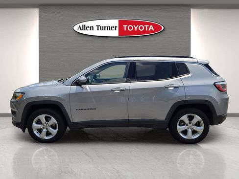 Used 2018 Jeep Compass Latitude w/ Popular Equipment Group FWD image 10