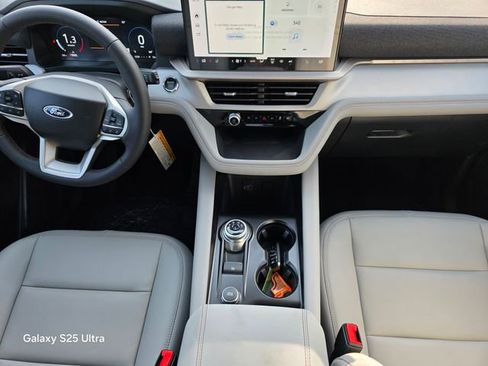 New 2026 Ford Explorer Active RWD image 16
