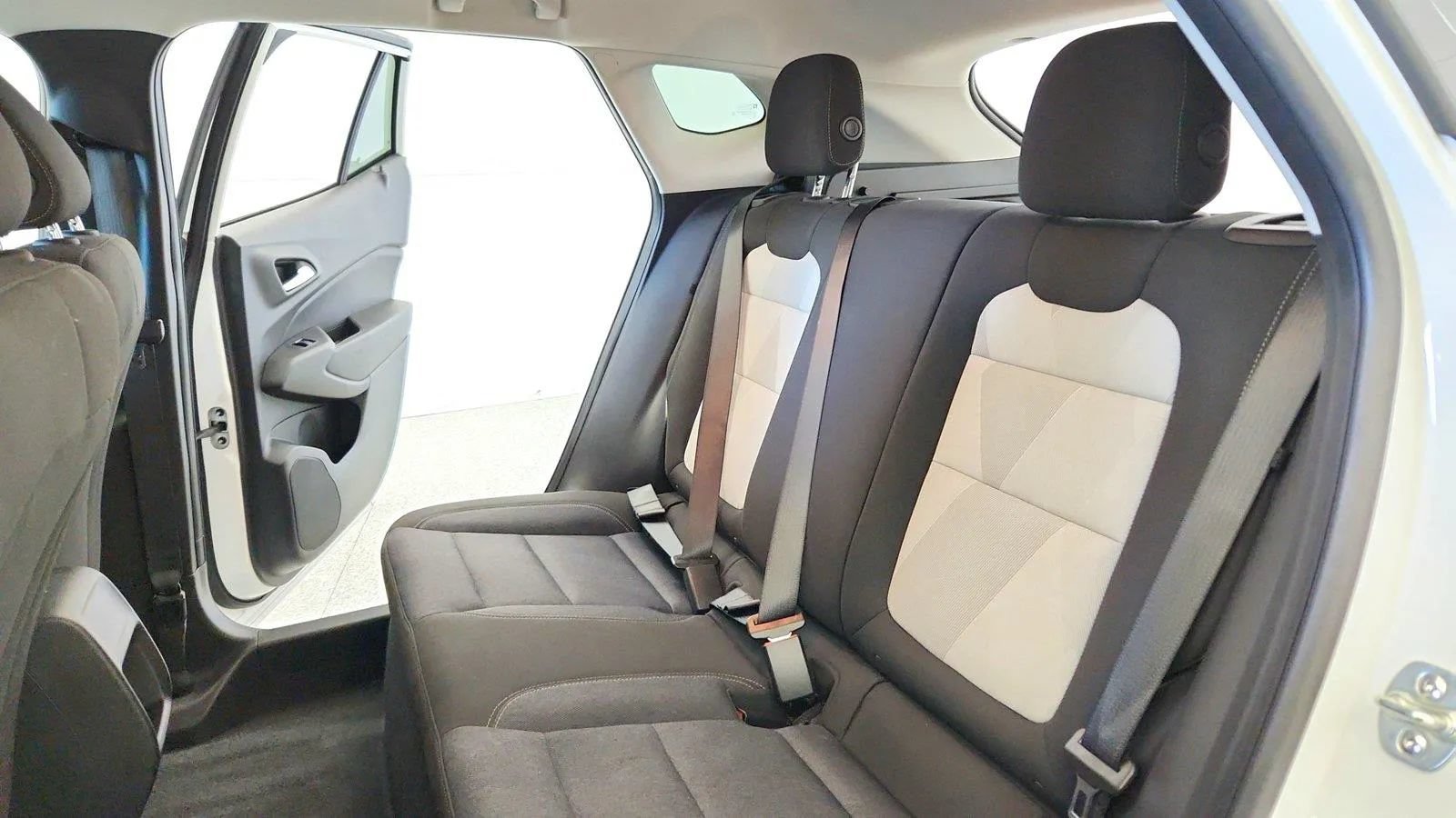 Used 2024 Chevrolet Trax LS w/ LS Convenience Package FWD image 22