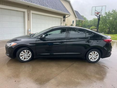 Used 2018 Hyundai Elantra SE FWD image 6