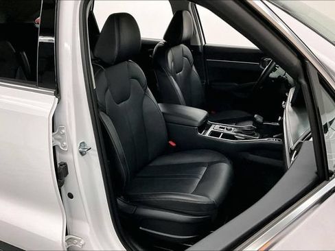 Used 2025 Kia Sorento EX AWD/4WD image 8