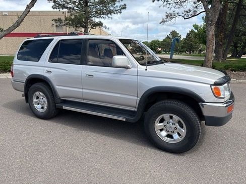 Used 1998 Toyota 4Runner SR5 AWD/4WD image 2