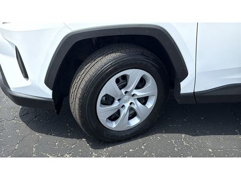 Used 2025 Toyota RAV4 LE AWD/4WD image 12