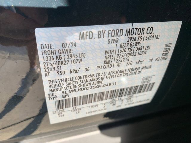 Certified 2025 Lincoln Aviator Black Label AWD/4WD image 28