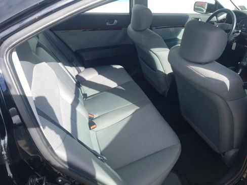 Used 2009 Mitsubishi Galant image 15