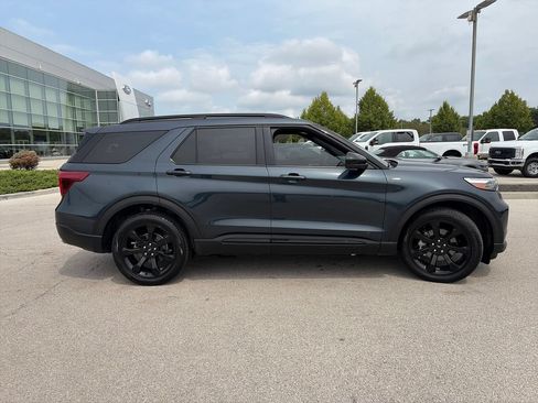 Used 2024 Ford Explorer ST-Line w/ Class IV Trailer Tow Package AWD/4WD image 8