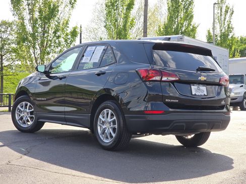 Used 2023 Chevrolet Equinox LS w/ LS Convenience Package FWD image 16
