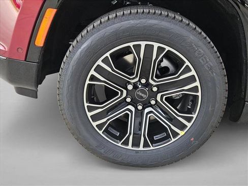 New 2026 Jeep Grand Wagoneer 2WD image 10