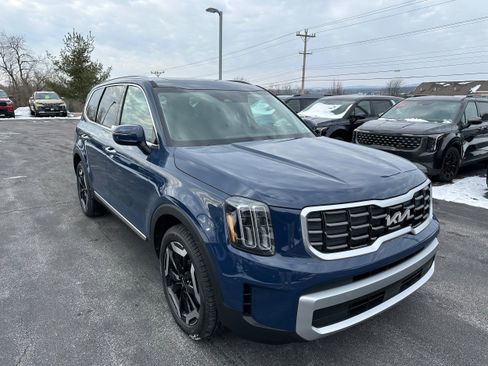 New 2025 Kia Telluride S image 3