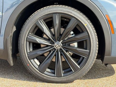 New 2026 Toyota Crown Nightshade image 7