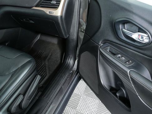 Used 2016 Jeep Cherokee Limited AWD/4WD image 24