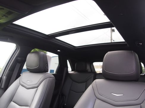 Used 2022 Cadillac XT5 Premium Luxury image 25