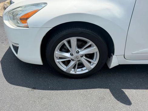 Used 2015 Nissan Altima 2.5 SV w/ Convenience Package FWD image 23