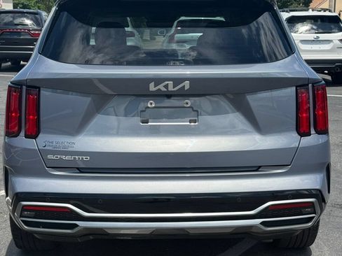 Used 2023 Kia Sorento SX FWD image 11