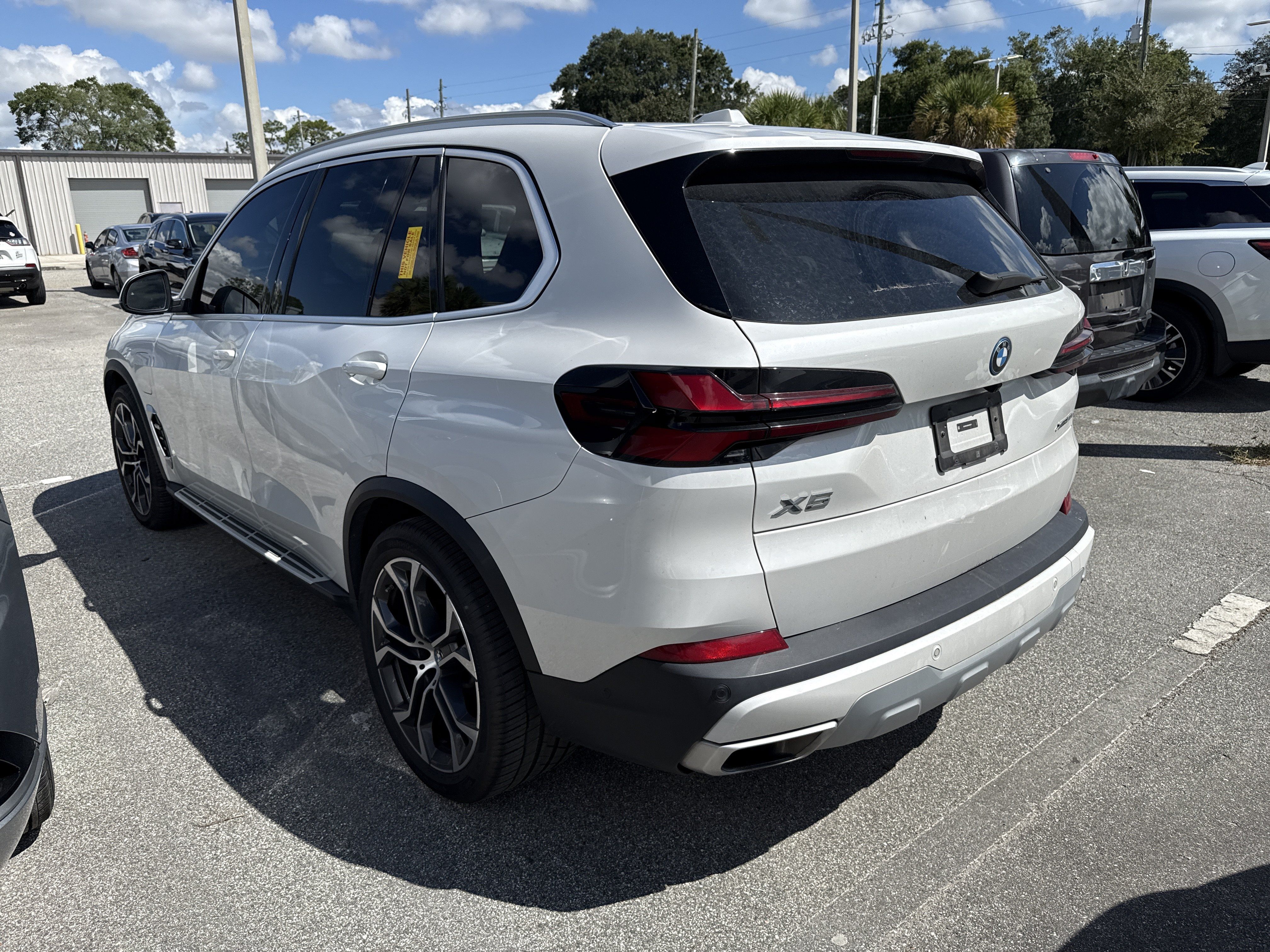 Used 2024 BMW X5 xDrive50e w/ Executive Package AWD/4WD image 3