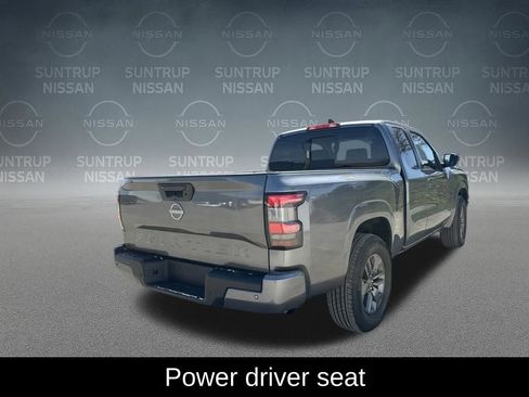 Used 2025 Nissan Frontier SV image 6