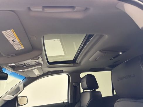 Used 2019 GMC Yukon Denali w/ Denali Ultimate Package image 38