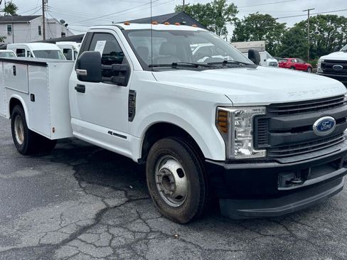 Used 2018 Ford F350 XL w/ Power Equipment Group RWD image 4