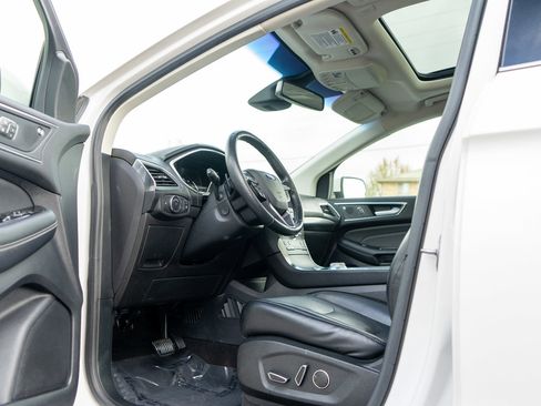 Used 2019 Ford Edge Titanium w/ Equipment Group 301A AWD/4WD image 14