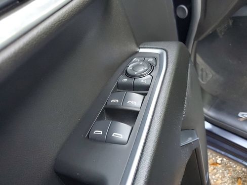 Used 2025 GMC Sierra 1500 SLT RWD image 18