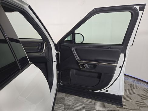 Used 2023 Rivian R1T Launch Edition image 18