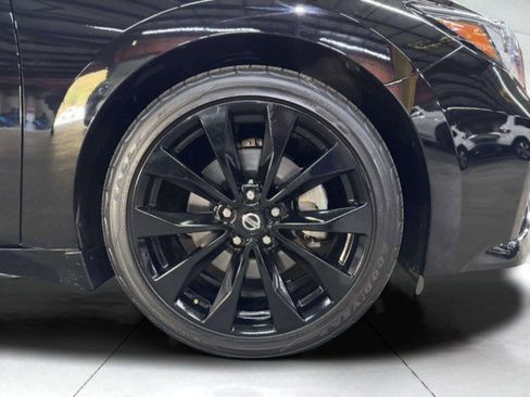 Used 2022 Nissan Maxima SR w/ Sport Mat Group image 60