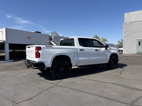 Used 2022 Chevrolet Silverado 1500 LT Trail Boss w/ Safety Package AWD/4WD image 3