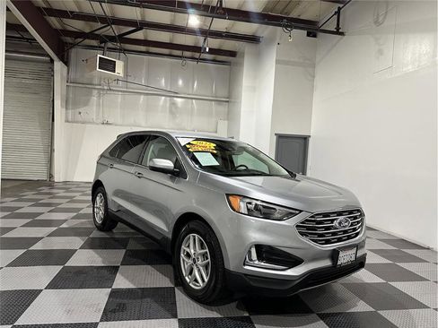 Used 2022 Ford Edge SEL image 2
