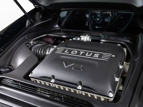 Used 2024 Lotus Emira First Edition image 13